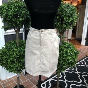 Cotton khaki skort with pockets